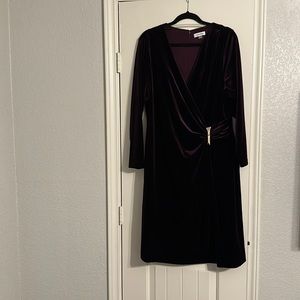 Calvin Klein Purple Velvet Formal Dress (Knee Length) Size 18